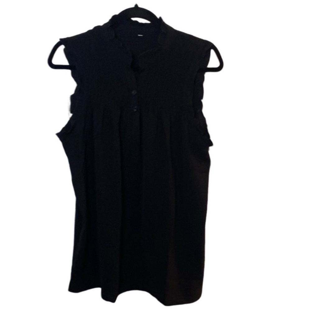 Sleeveless Black Blouse. Unbranded. Size XL. Ruffle and buttons. Cute and Flowy!